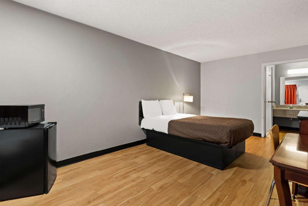 Rodeway Inn Image 13
