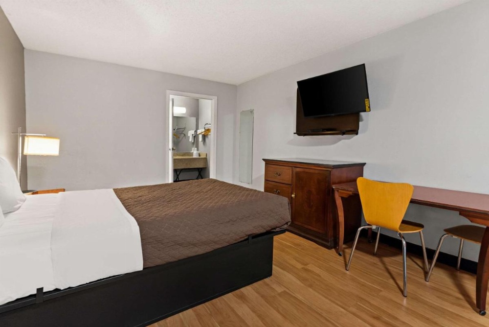 Rodeway Inn Image 14