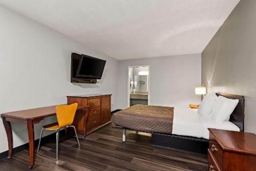 Rodeway Inn image 15