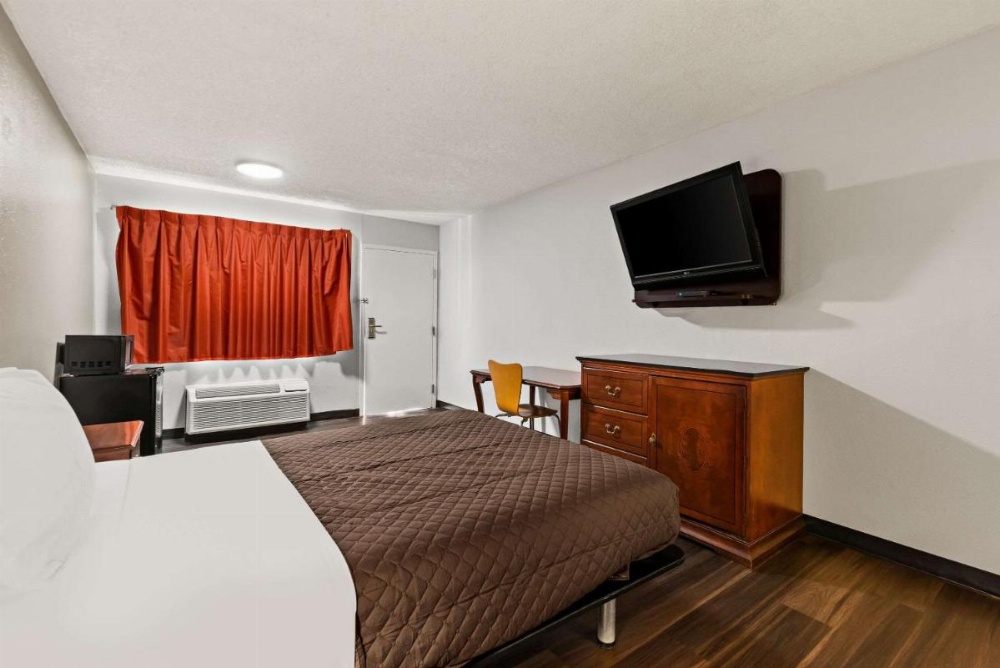 Rodeway Inn Image 18