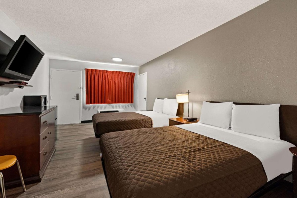 Rodeway Inn Image 21