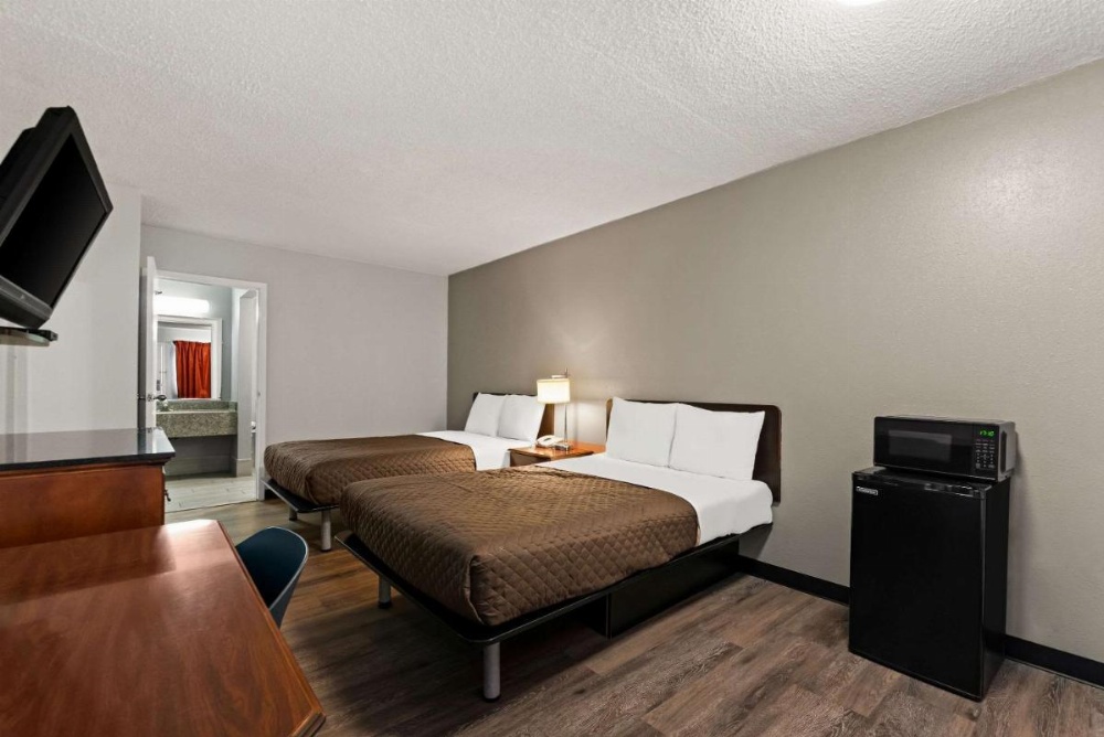 Rodeway Inn Image 24
