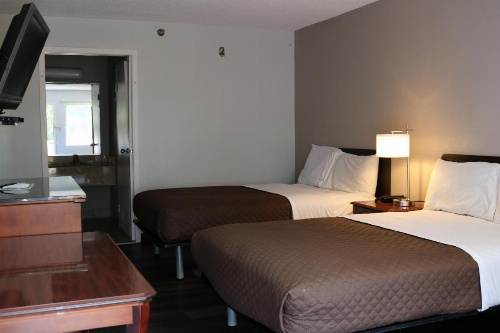 Rodeway Inn image 33
