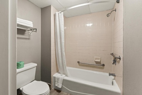 Rodeway Inn image 34